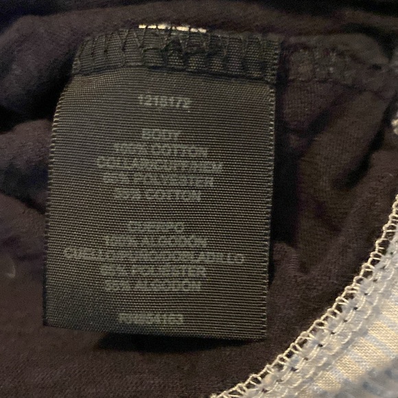 Button-up style shirt with built in sweater. - Picture 6 of 8